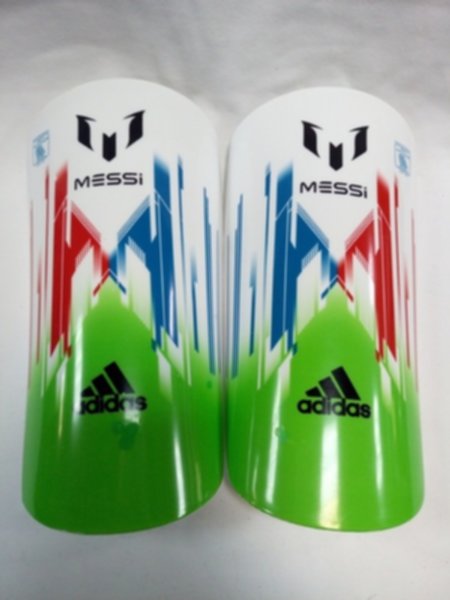 щитки Adidas Messi